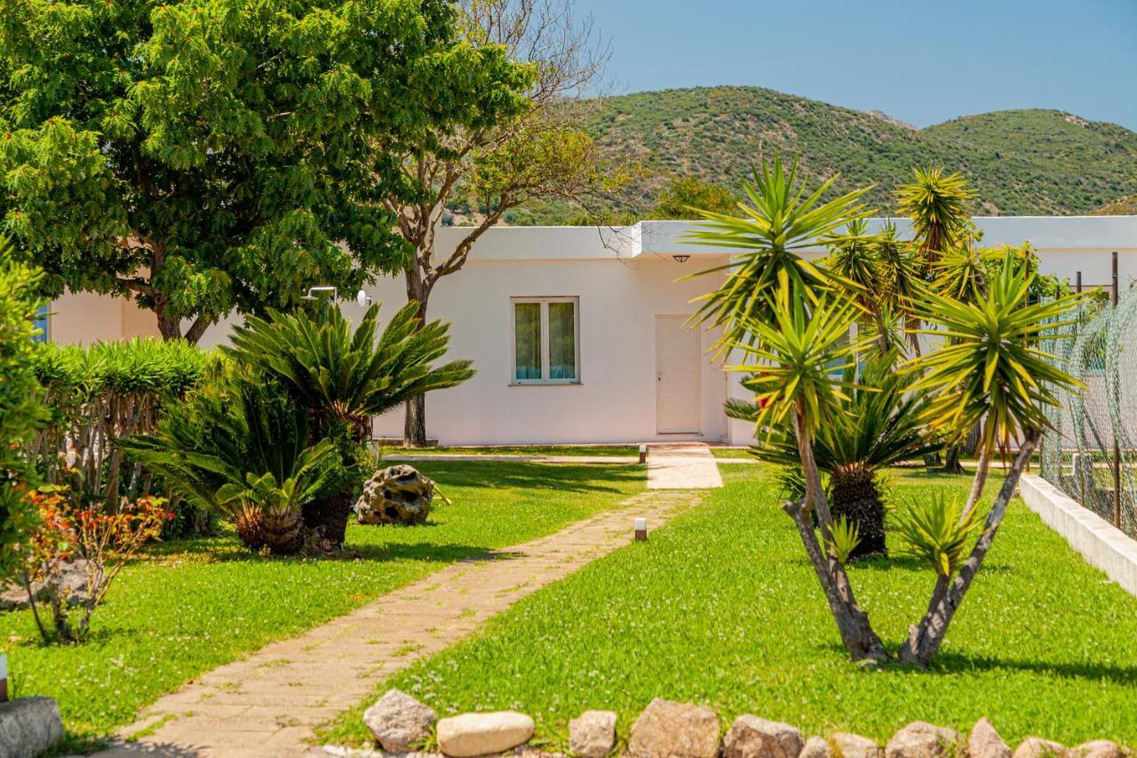 Hotel Le Mimose San Teodoro  Exterior photo